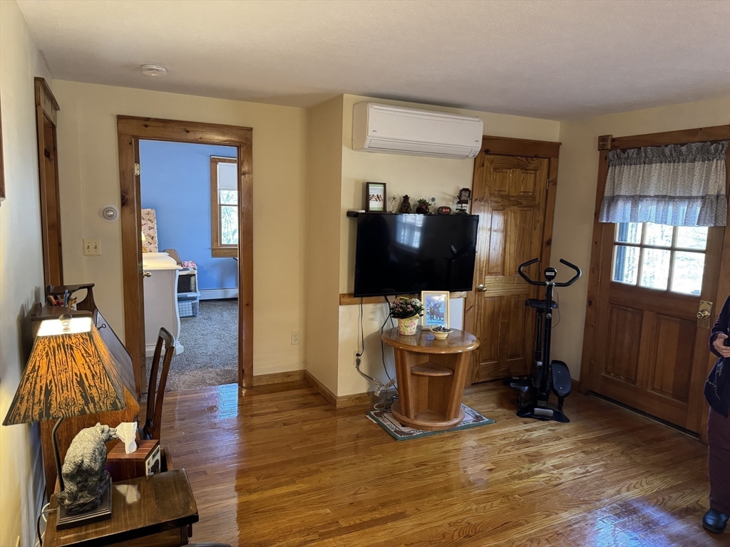 47 Kingsbury Road Norfolk, MA 02056 - Photo 7 of 33