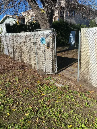 $800,000 | 872 West 47th Street, Los Angeles, CA 90037