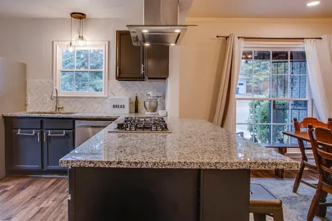 $398,000 | 326 Vermont Avenue, Dallas, TX 75216