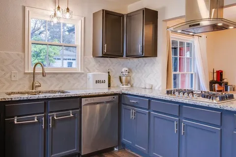 $398,000 | 326 Vermont Avenue, Dallas, TX 75216