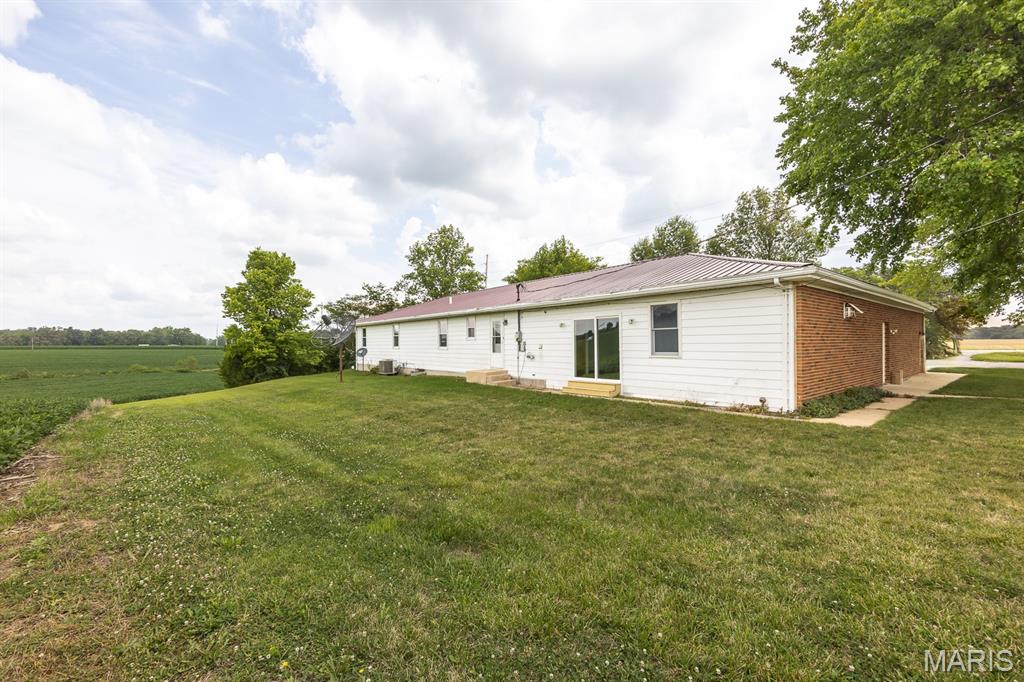 9355 Highway 3 Red Bud, IL 62278 - Photo 29 of 32