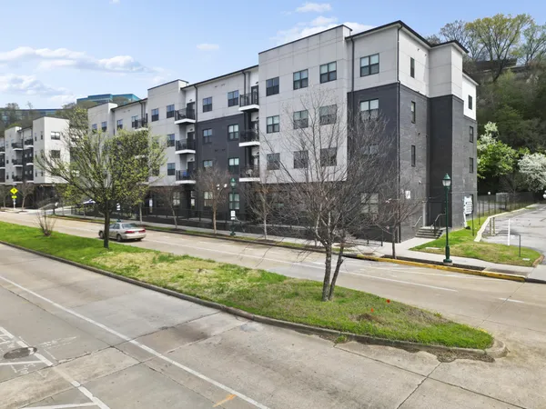 $335,000 | 804 Riverfront Parkway, Unit 302, Chattanooga, TN 37402