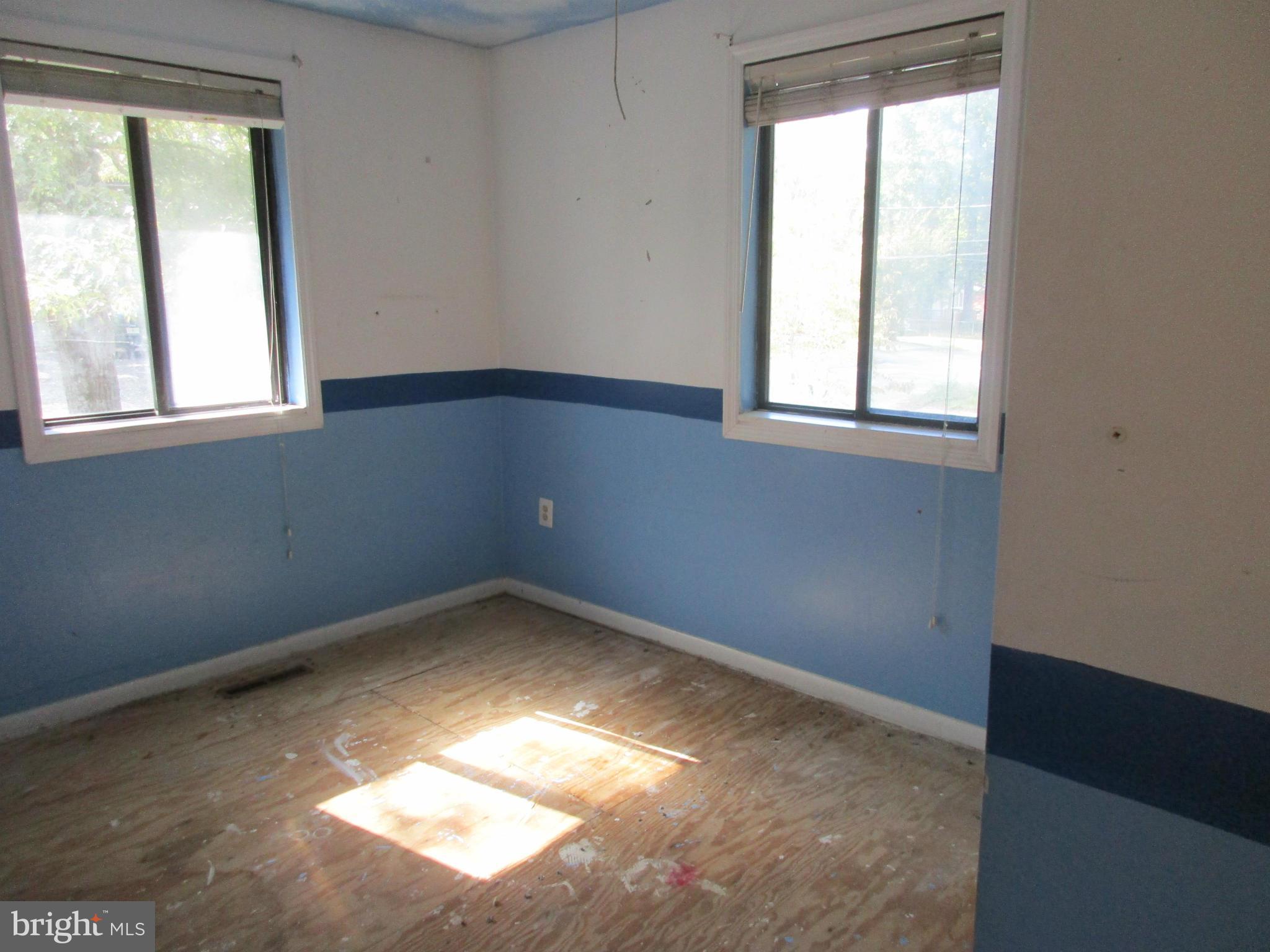 1635 Bay Ridge Road Edgewater, MD 21037 - Photo 6 of 15 an empty room with a window