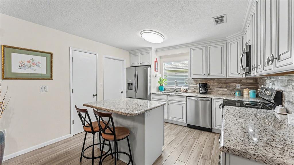308 High View Lane Lakeland, FL 33803 - Photo 14 of 37