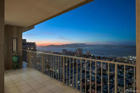 $5,300,000 | 999 Green Street, Unit 2605, San Francisco, CA 94133