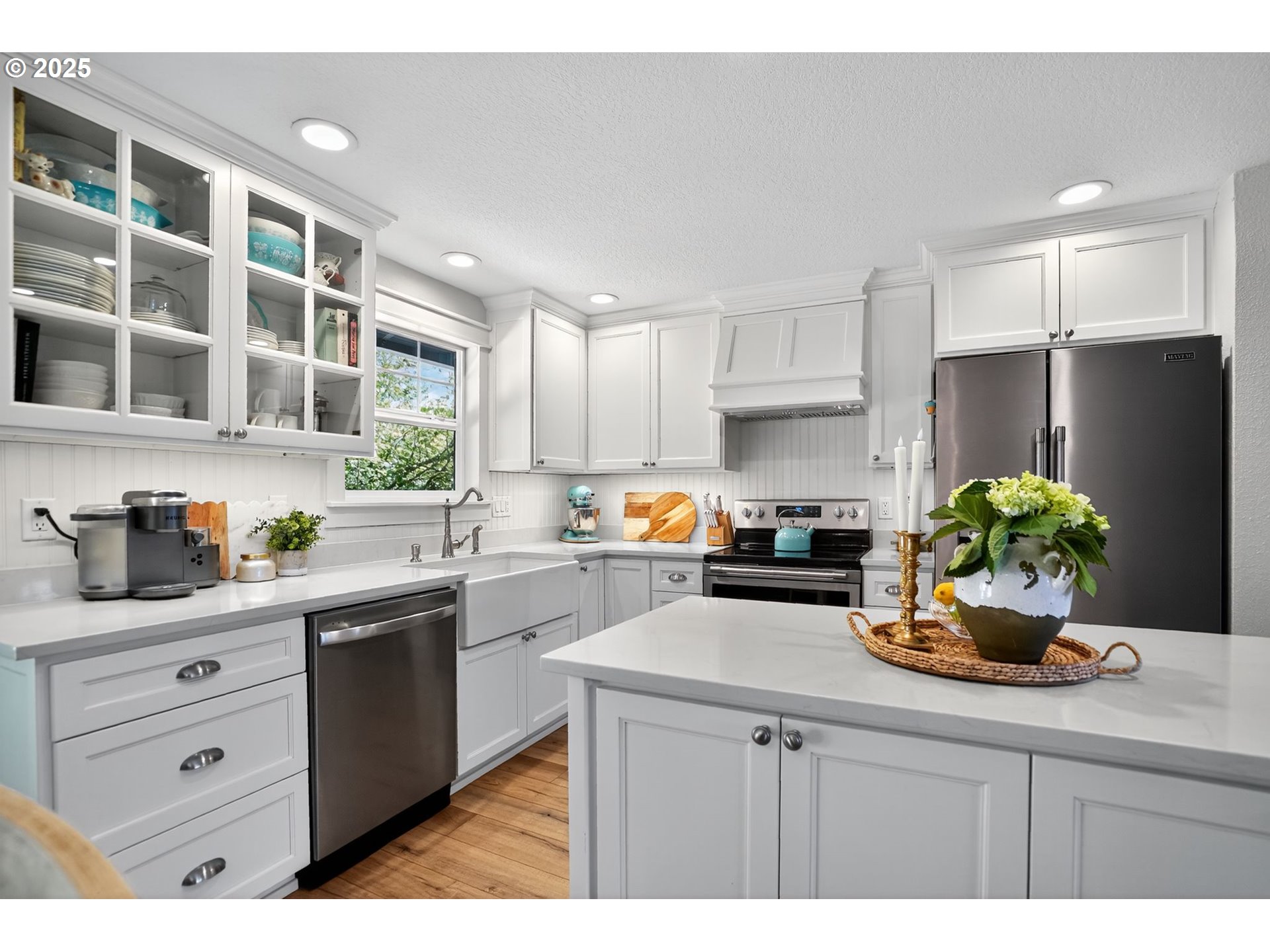 26280 South Beavercreek Road Beavercreek, OR 97004 - Photo 11 of 39 a kitchen with a sink a stove cabinets and counter space