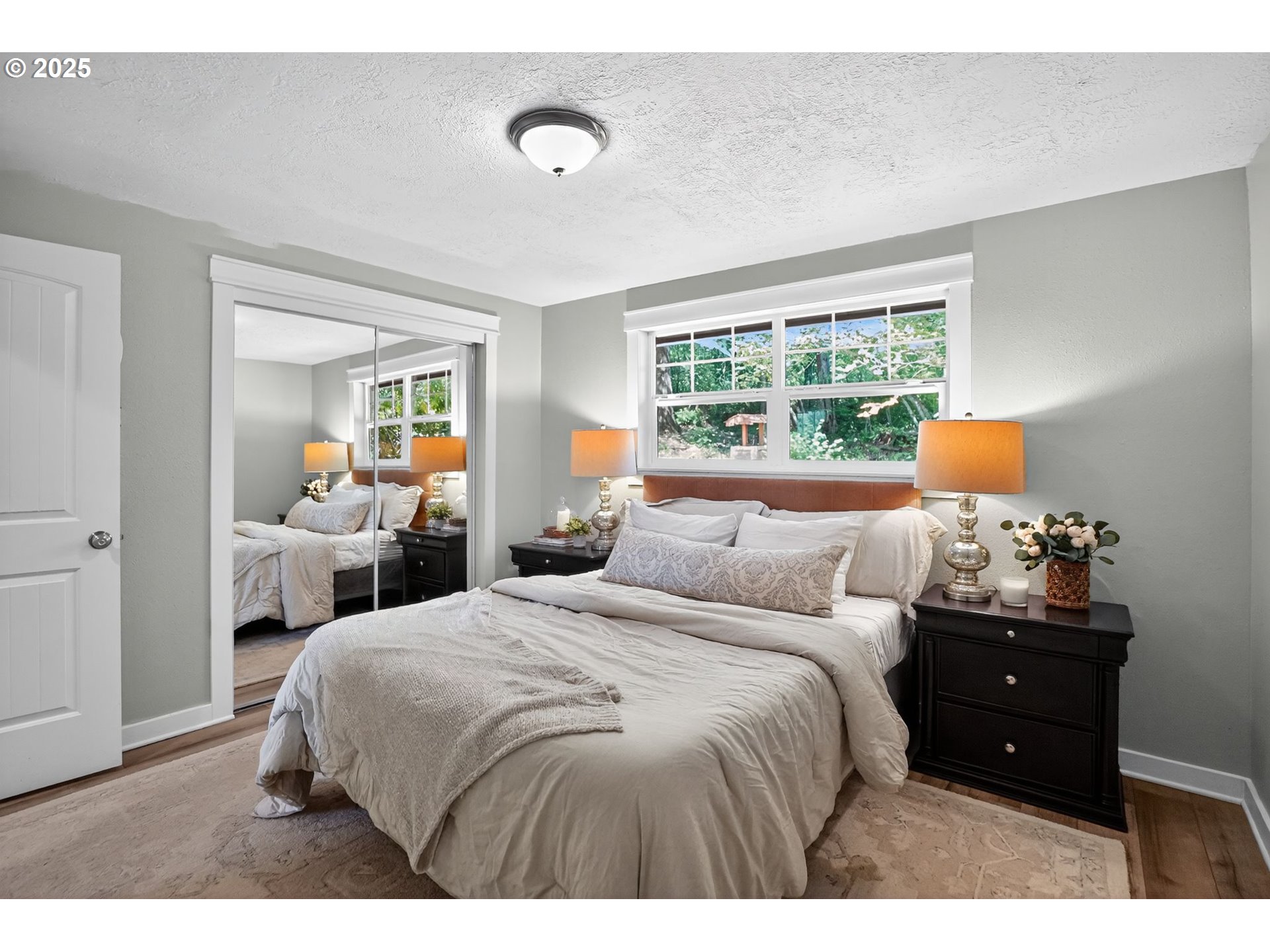 26280 South Beavercreek Road Beavercreek, OR 97004 - Photo 19 of 39 a bedroom with a bed and window