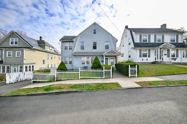 $475,000 | 25 Manhattan Avenue, Bridgeport, CT 06606