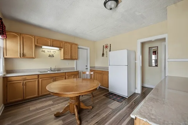 $475,000 | 25 Manhattan Avenue, Bridgeport, CT 06606