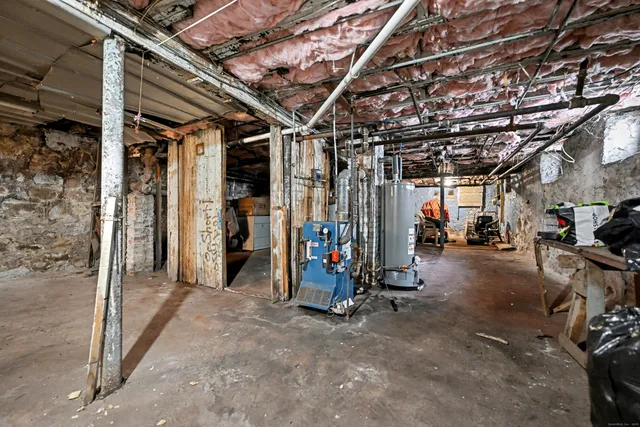 $475,000 | 25 Manhattan Avenue, Bridgeport, CT 06606