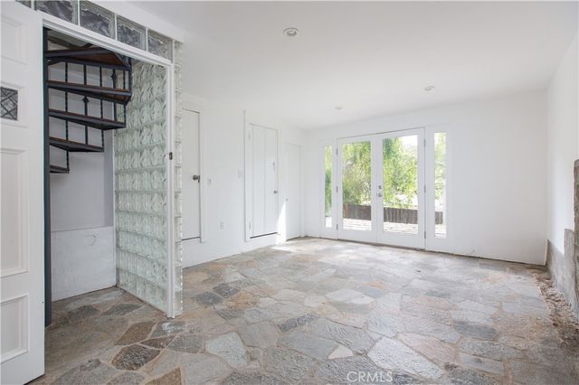 $6,250 | 3836 De Longpre Avenue, Los Angeles, CA 90027