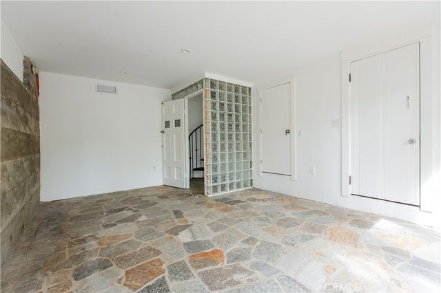 $6,250 | 3836 De Longpre Avenue, Los Angeles, CA 90027