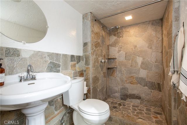 $6,250 | 3836 De Longpre Avenue, Los Angeles, CA 90027