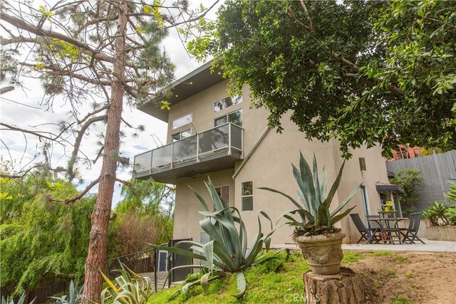 $6,250 | 3836 De Longpre Avenue, Los Angeles, CA 90027