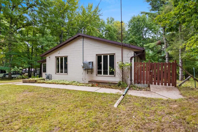 $182,500 | 11771 Laura Lane, Crivitz, WI 54114