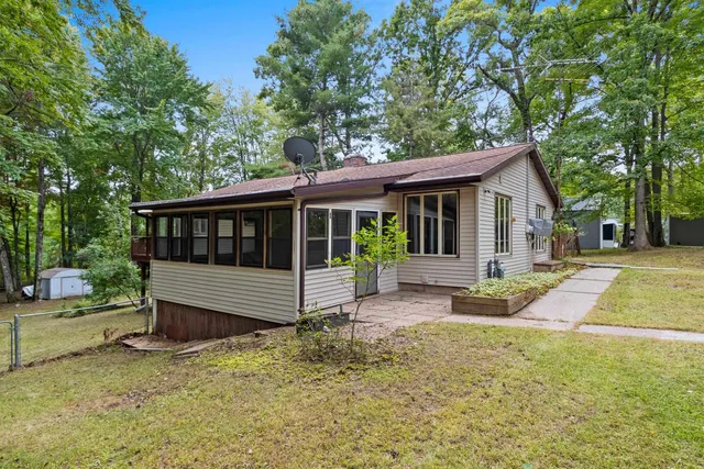 $182,500 | 11771 Laura Lane, Crivitz, WI 54114