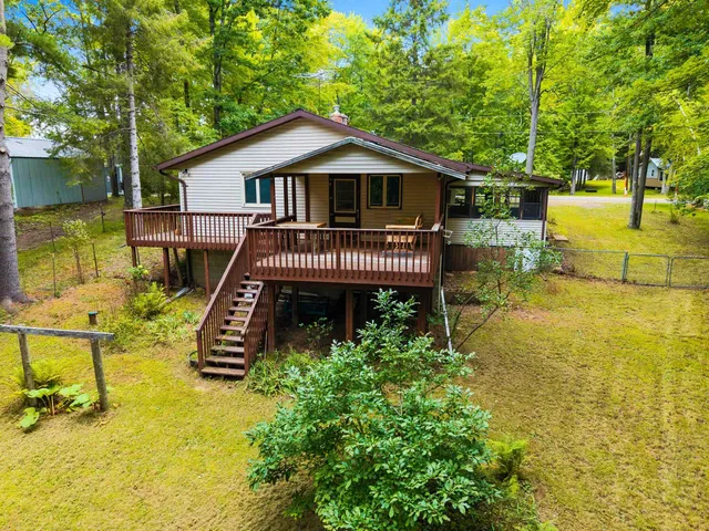 $182,500 | 11771 Laura Lane, Crivitz, WI 54114