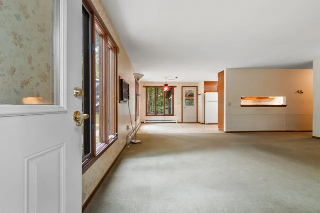 $182,500 | 11771 Laura Lane, Crivitz, WI 54114