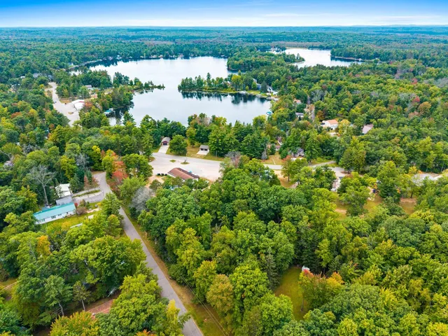 $182,500 | 11771 Laura Lane, Crivitz, WI 54114