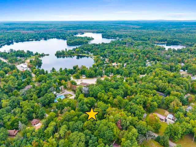 $182,500 | 11771 Laura Lane, Crivitz, WI 54114