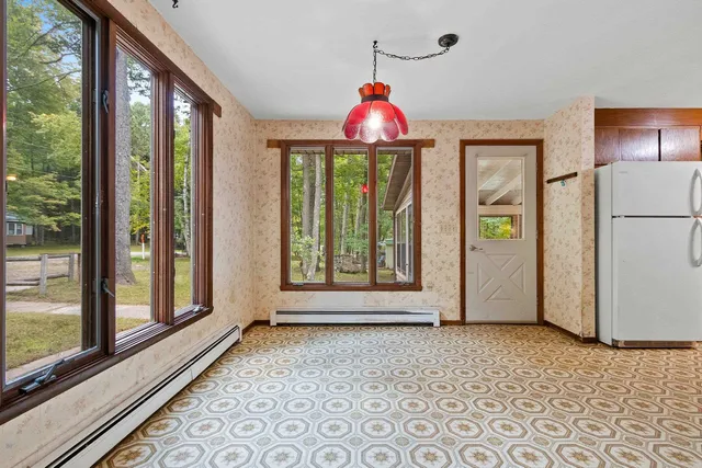 $182,500 | 11771 Laura Lane, Crivitz, WI 54114