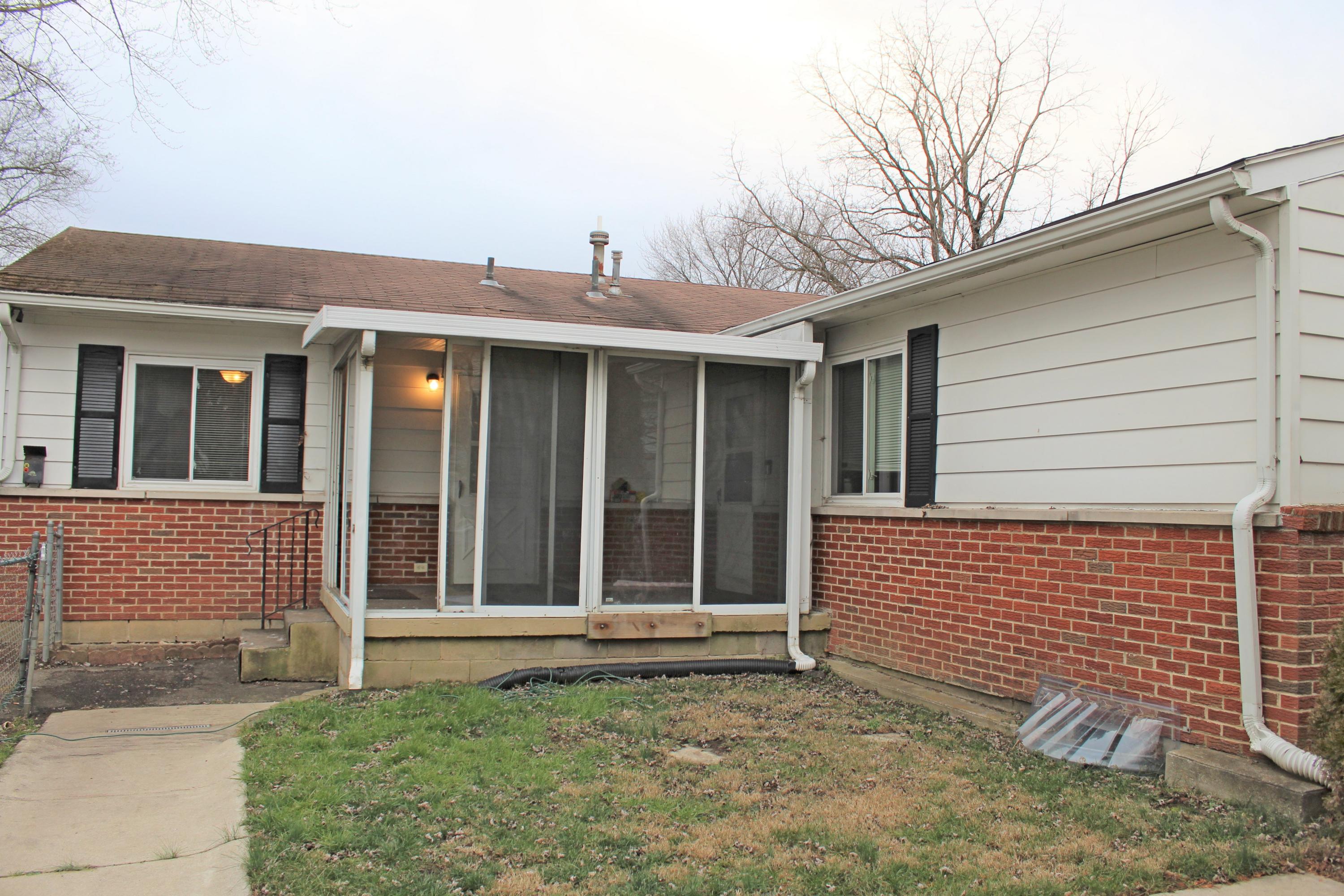 1777 Delaware Avenue Springfield, OH 45506 - Photo 3 of 33