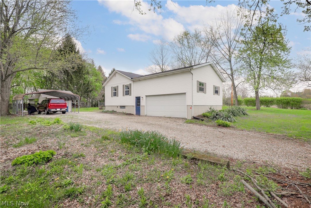 2644 Berry Road Akron, OH 44320 - Photo 3 of 28