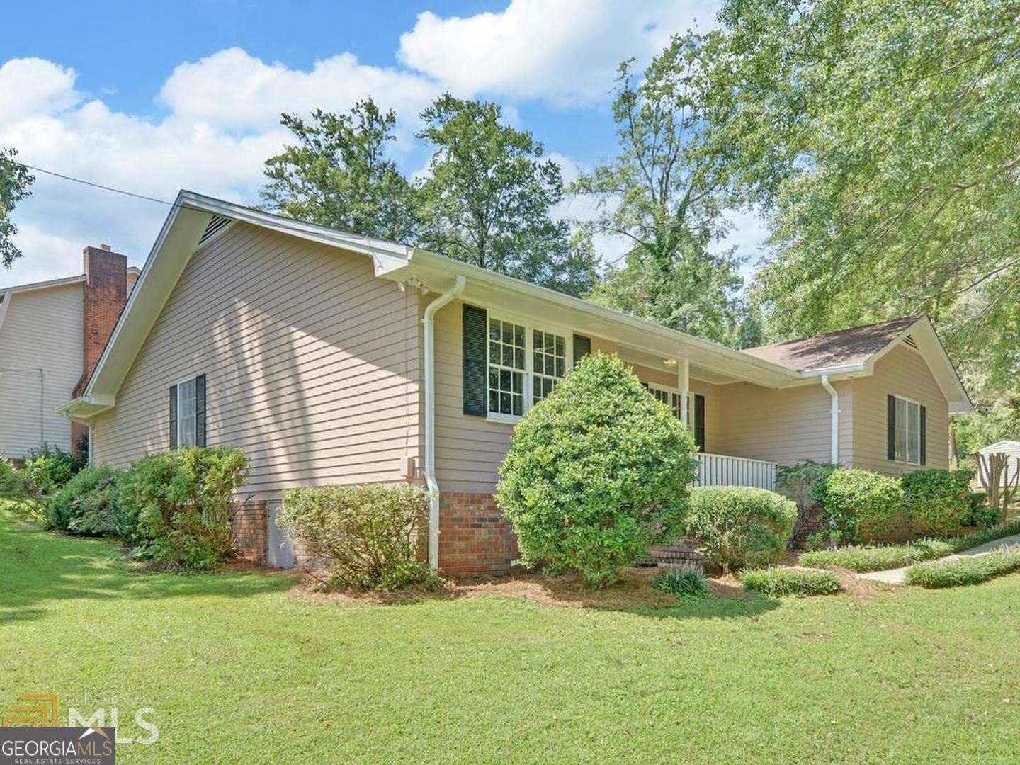 23 Cane Brake Circle Toccoa, GA 30577 - Photo 35 of 35 a front view of a house with a yard