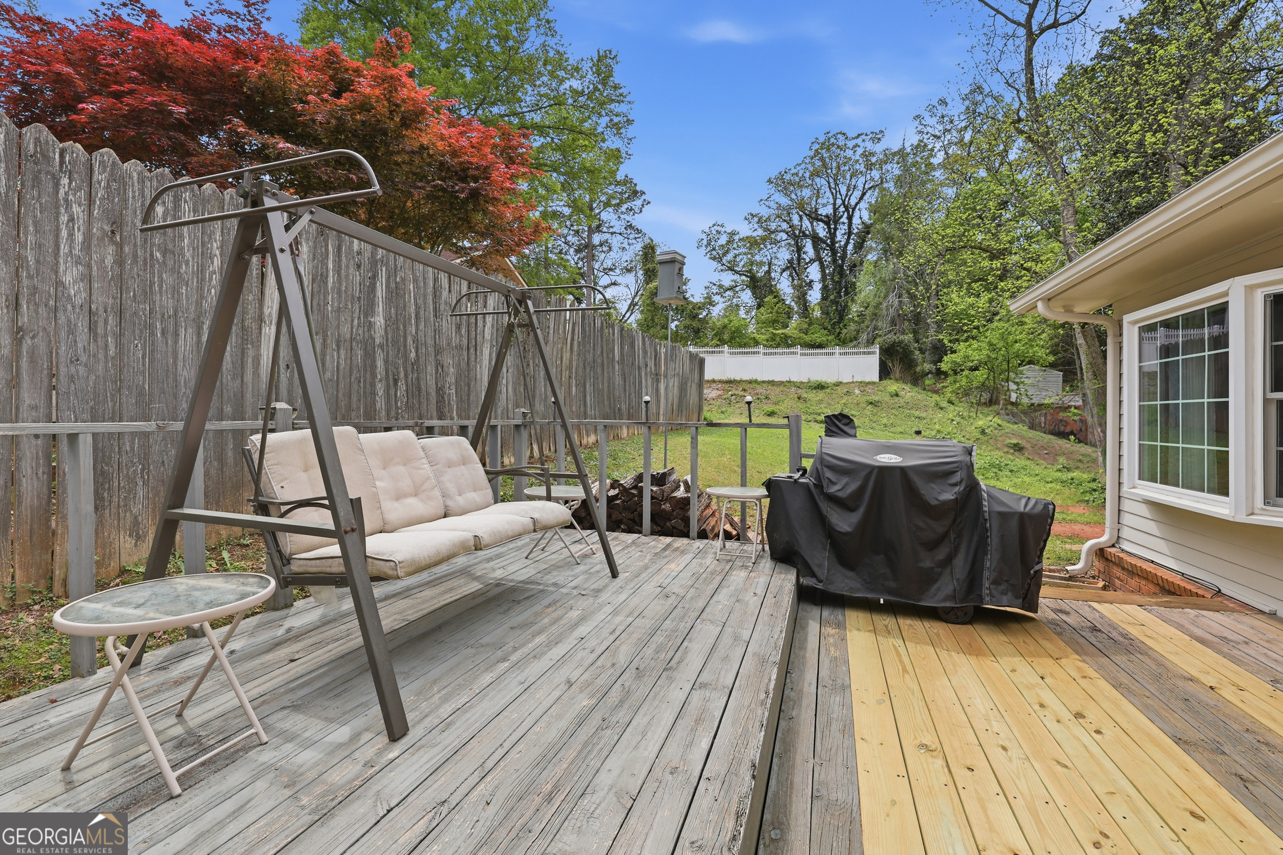 23 Cane Brake Circle Toccoa, GA 30577 - Photo 6 of 35 a view of a couches on the deck