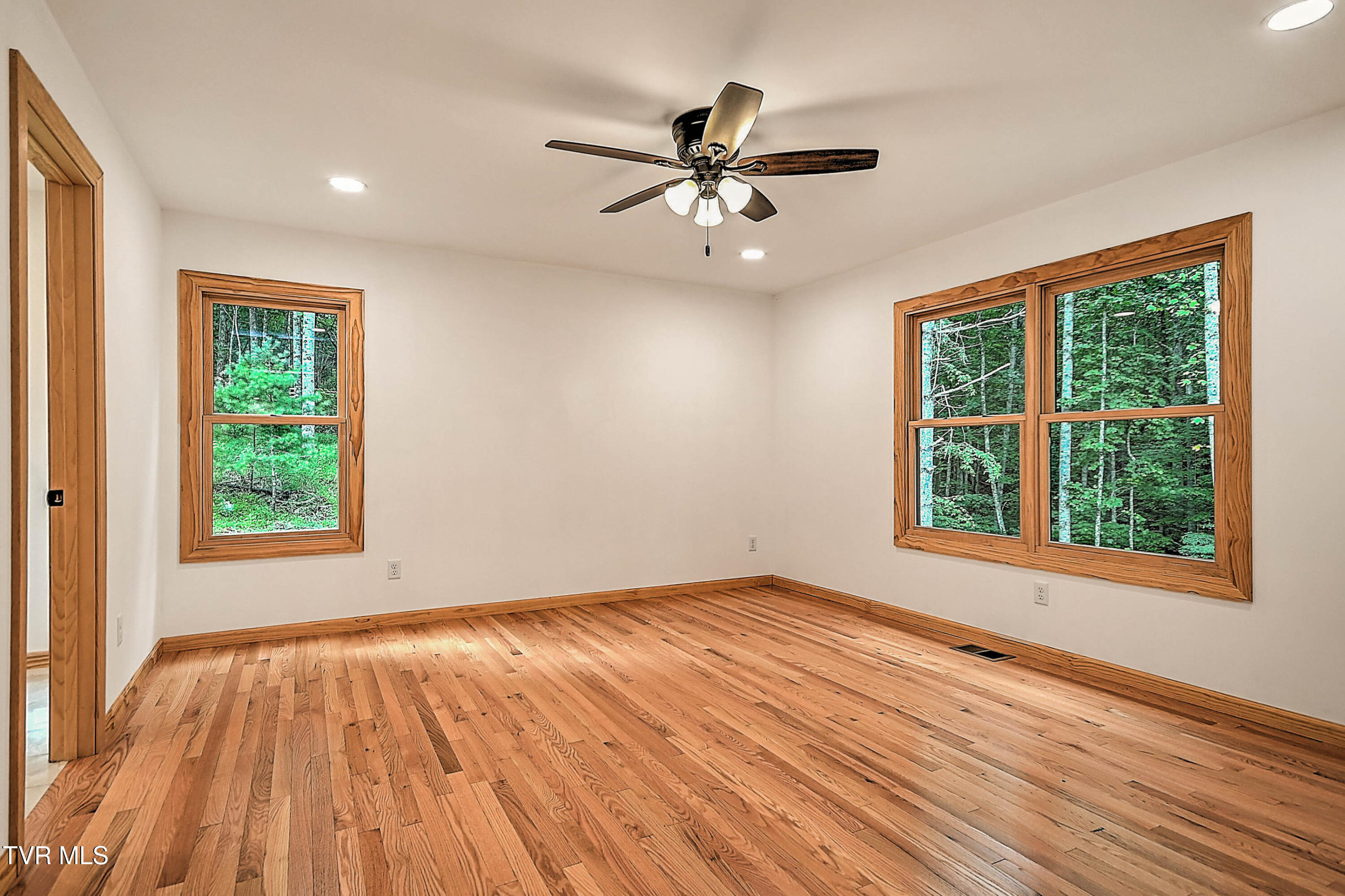 512 Norris Road Butler, TN 37640 - Photo 15 of 40 512 Norris DST-16