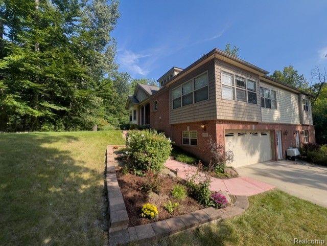 30489 Rockshire Avenue Farmington Hills, MI 48334 - Photo 4 of 39