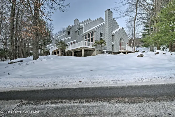 $399,000 | 9 Beechwood Court, Lake Harmony, PA 18624