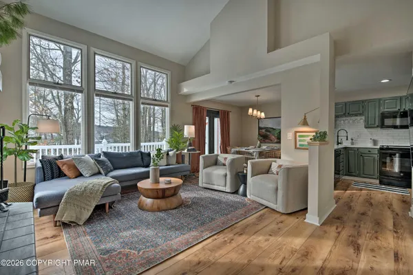 $399,000 | 9 Beechwood Court, Lake Harmony, PA 18624