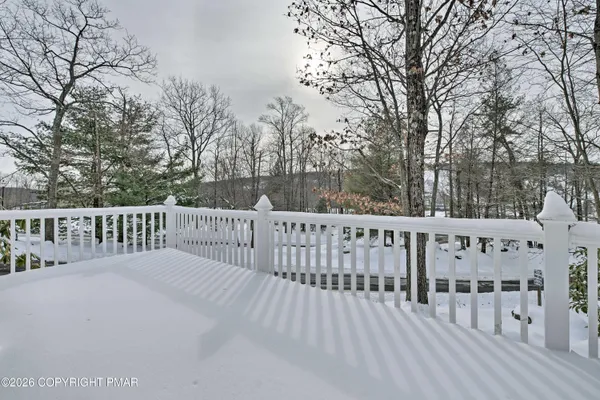 $399,000 | 9 Beechwood Court, Lake Harmony, PA 18624