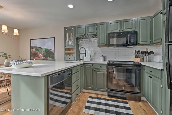 $399,000 | 9 Beechwood Court, Lake Harmony, PA 18624