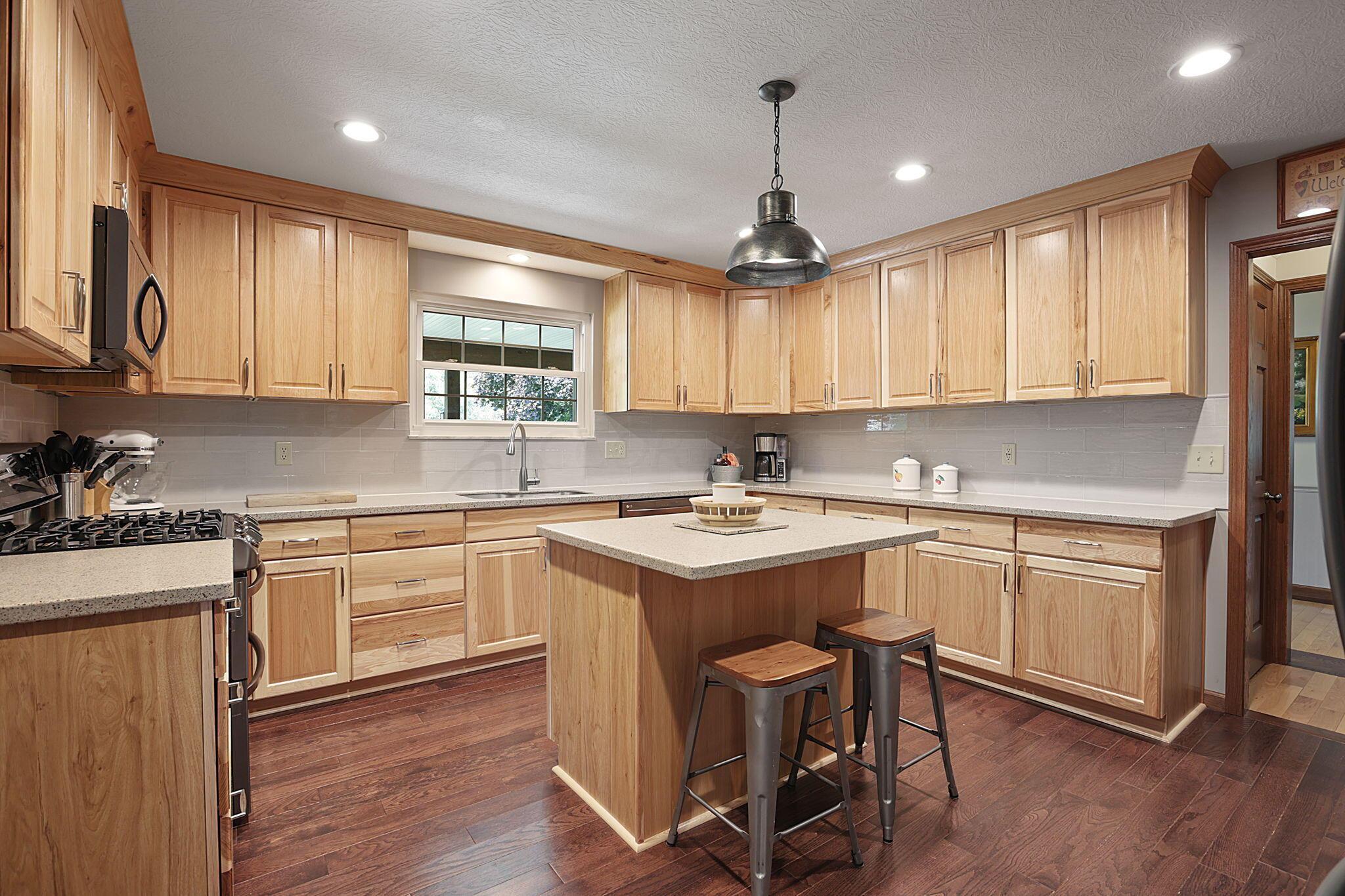 227 Middle Ground Road Southwest Pataskala, OH 43062 - Photo 13 of 83 Updated kitchen
