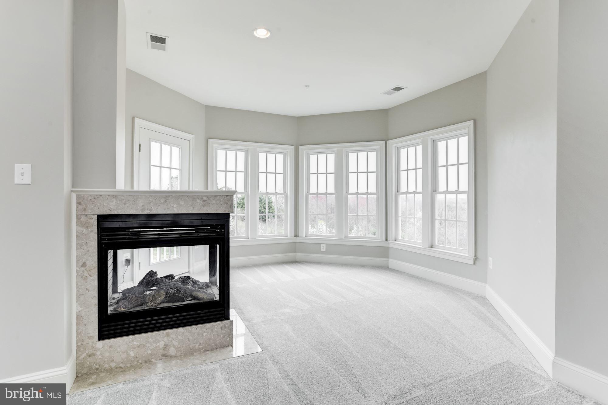 15131 Ganley Road Boyds, MD 20841 - Photo 17 of 23 Master Sitting Room