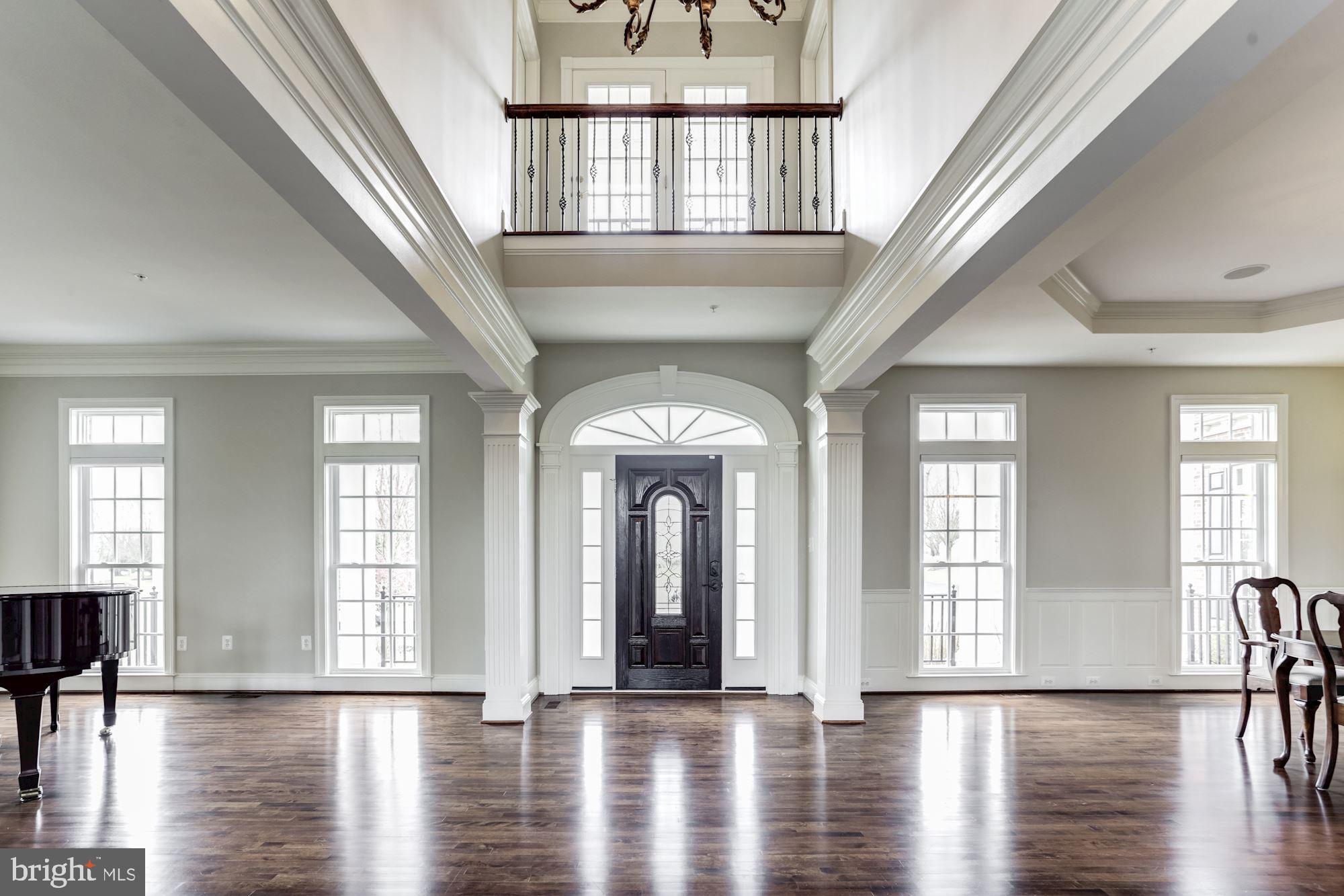 15131 Ganley Road Boyds, MD 20841 - Photo 3 of 23 Light, Bright & Airy Foyer