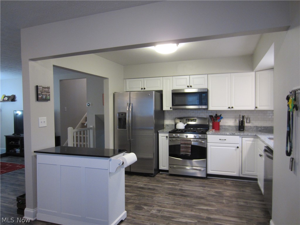 4337 Valleyside Road Cleveland, OH 44135 - Photo 9 of 25 Gallery Image 9