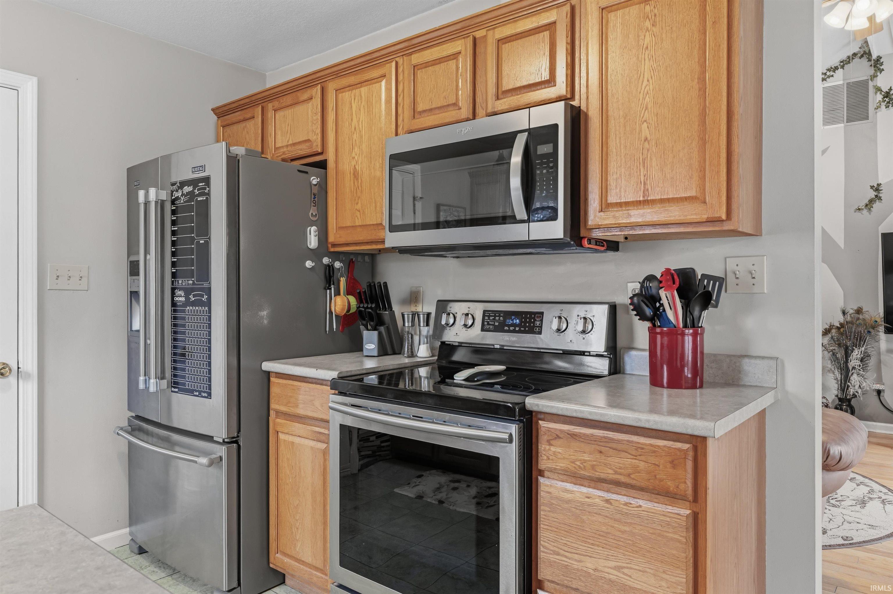 505 Wolverton Drive Fort Wayne, IN 46825 - Photo 11 of 33