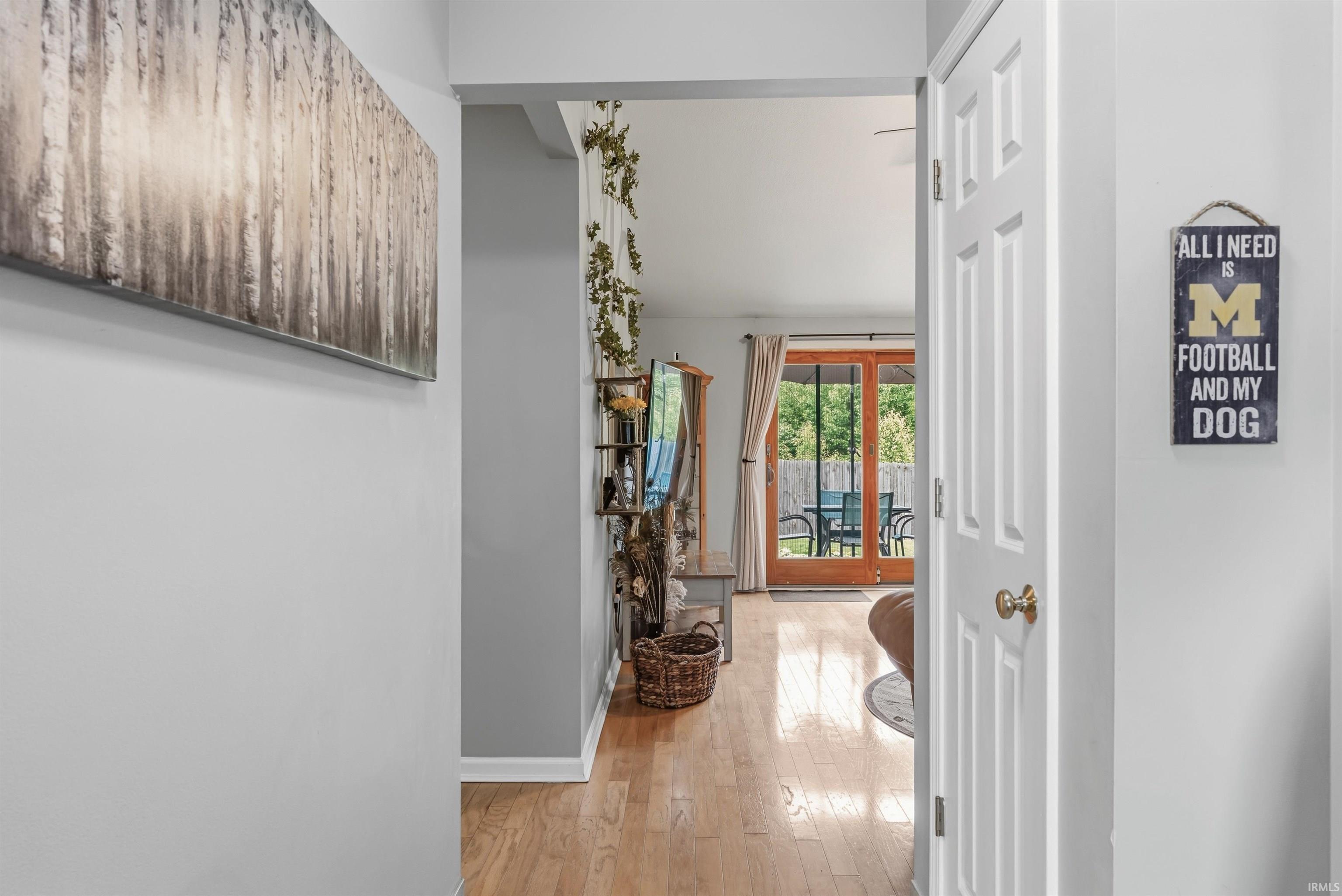 505 Wolverton Drive Fort Wayne, IN 46825 - Photo 4 of 33