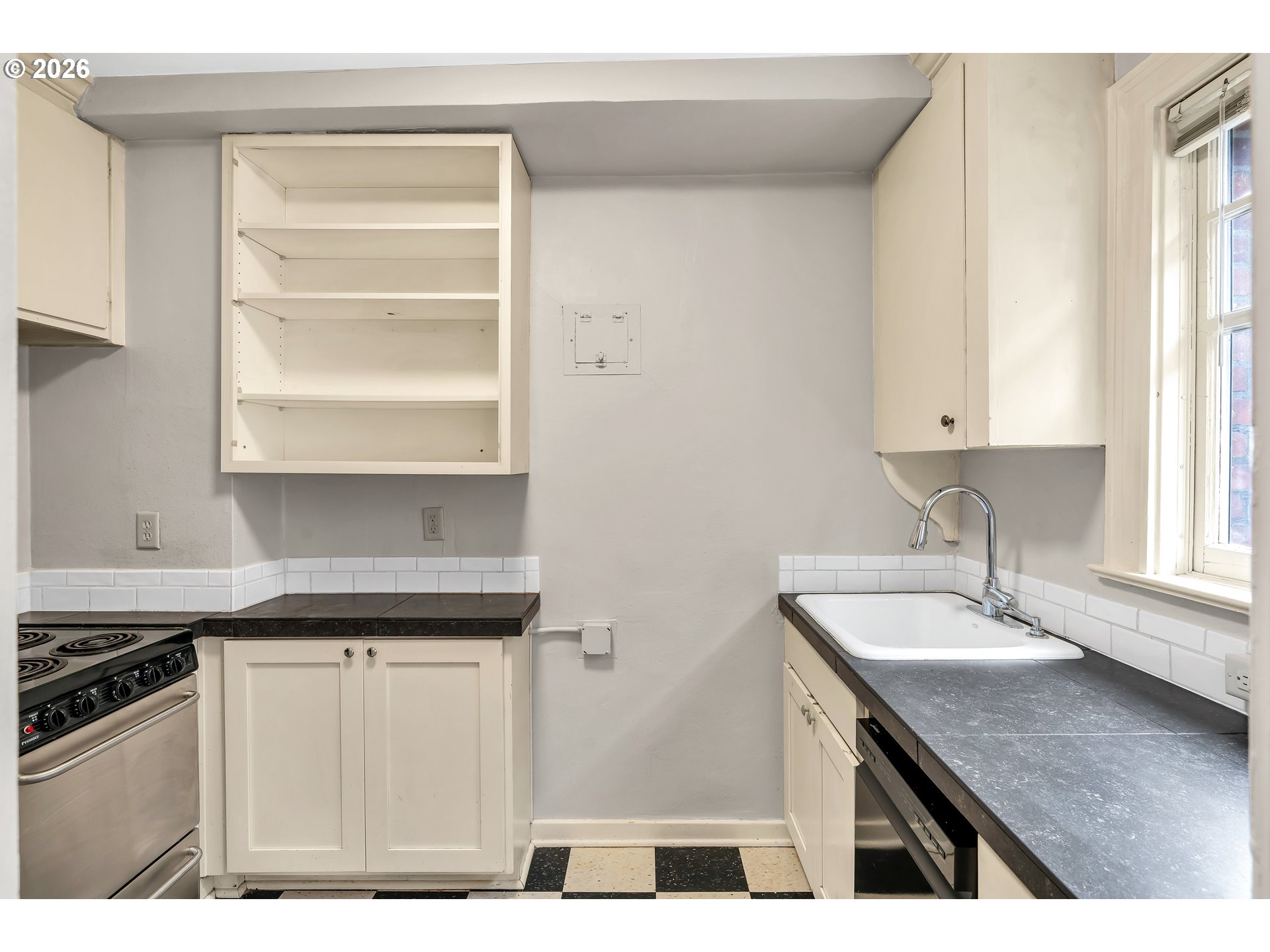 1811 Northwest Couch Street, Unit 207 Portland, OR 97209 - Photo 14 of 33