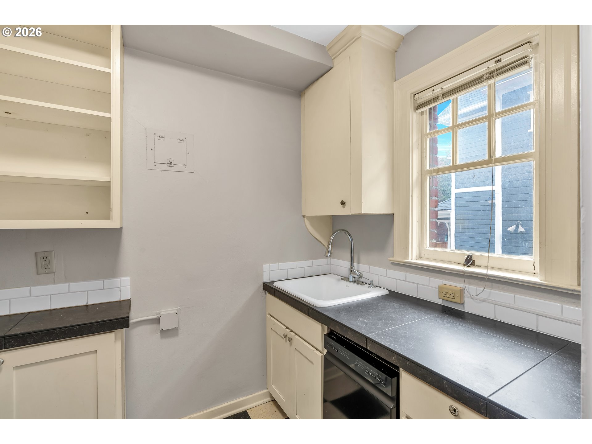 1811 Northwest Couch Street, Unit 207 Portland, OR 97209 - Photo 15 of 33