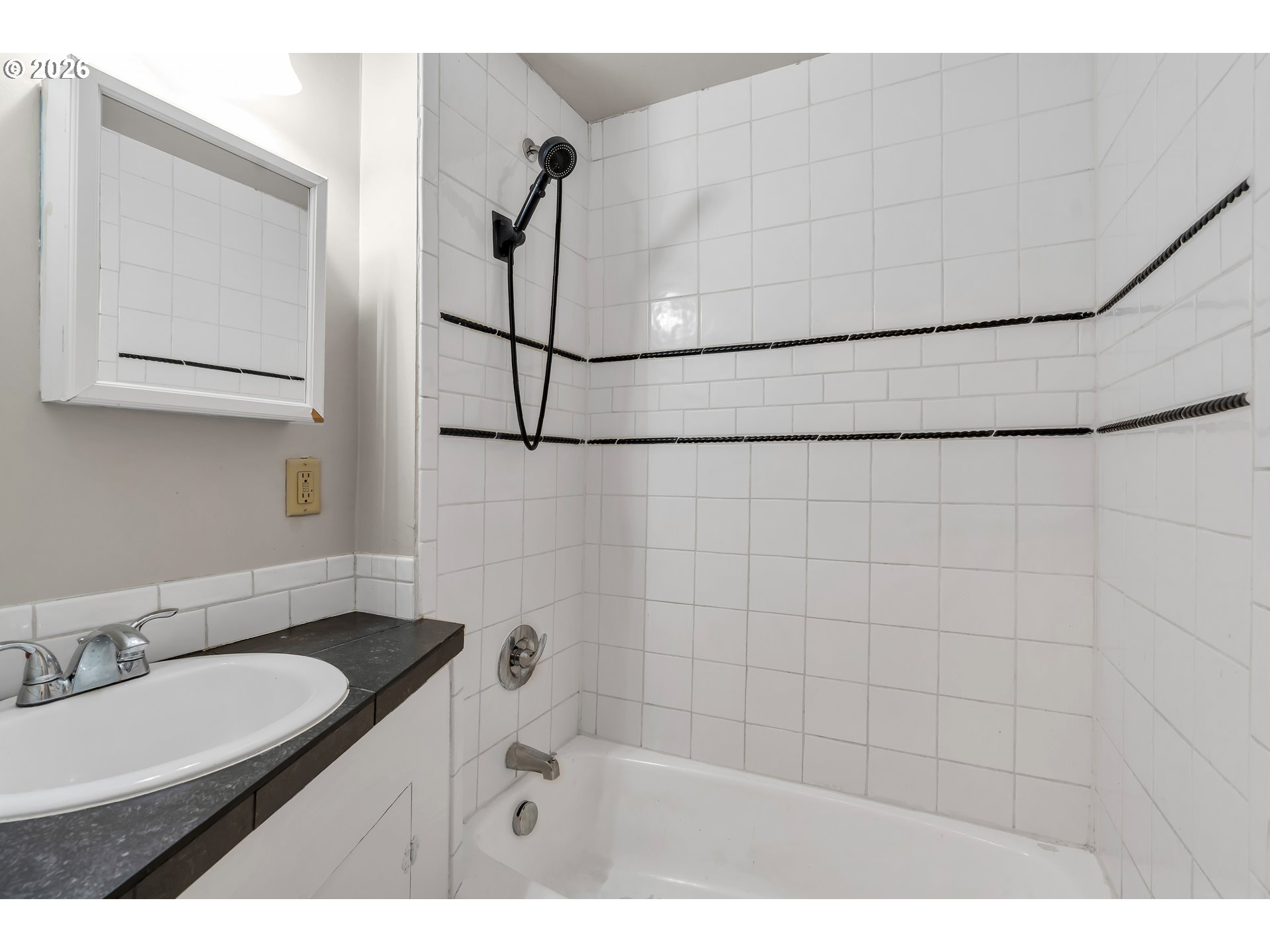 1811 Northwest Couch Street, Unit 207 Portland, OR 97209 - Photo 17 of 33