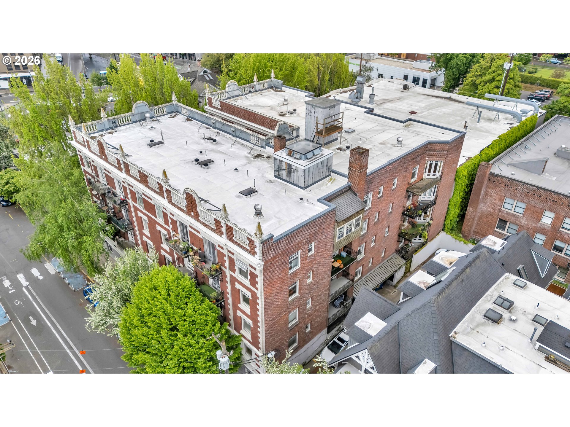 1811 Northwest Couch Street, Unit 207 Portland, OR 97209 - Photo 2 of 33