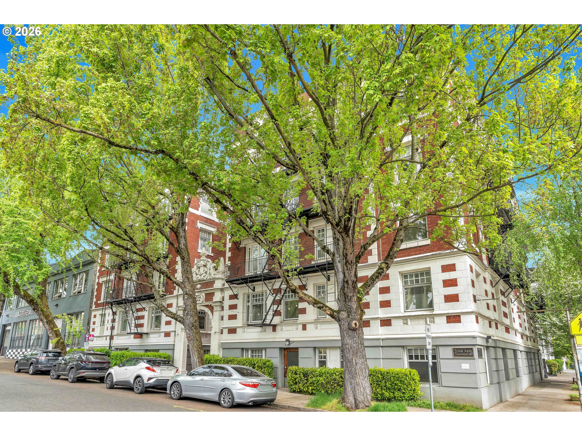 1811 Northwest Couch Street, Unit 207 Portland, OR 97209 - Photo 4 of 33