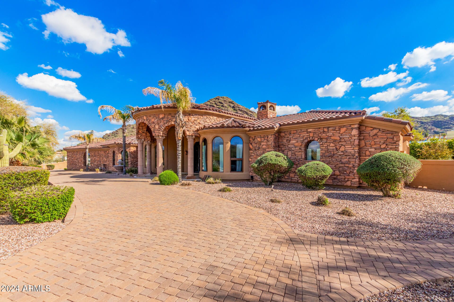 5339 East Royal Palm Road Paradise Valley, AZ 85253 - Photo 93 of 95 a view of a house with a yard