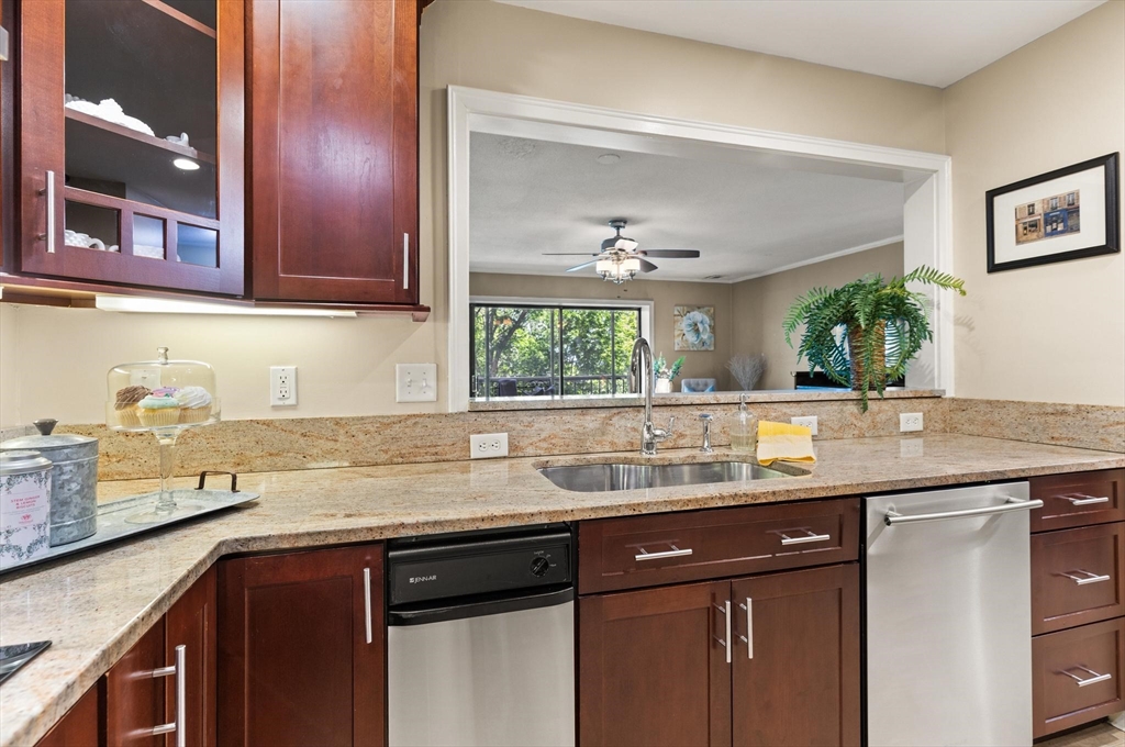 3 Summit Drive, Unit 17 Reading, MA 01867 - Photo 10 of 19