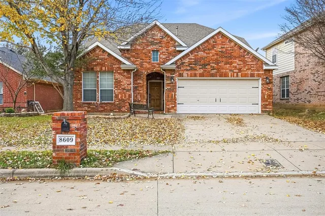 $385,000 | 8609 Corral Circle, Fort Worth, TX 76244