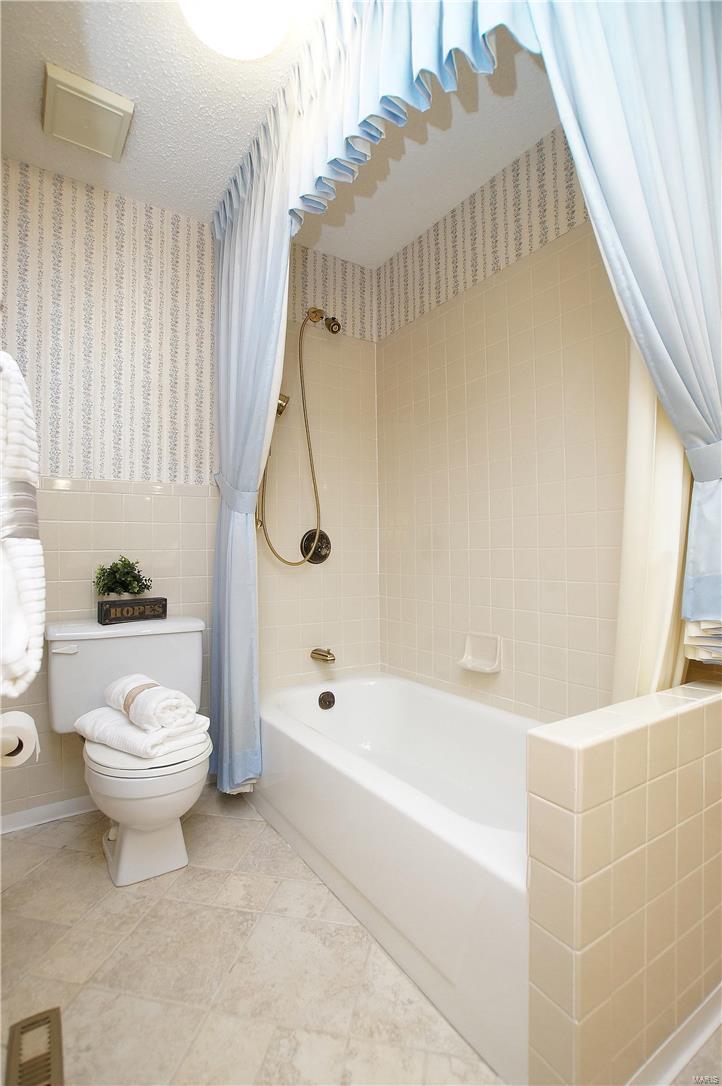 11121 Tesson Ferry Road St. Louis, MO 63123 - Photo 20 of 29 Gallery Image 20